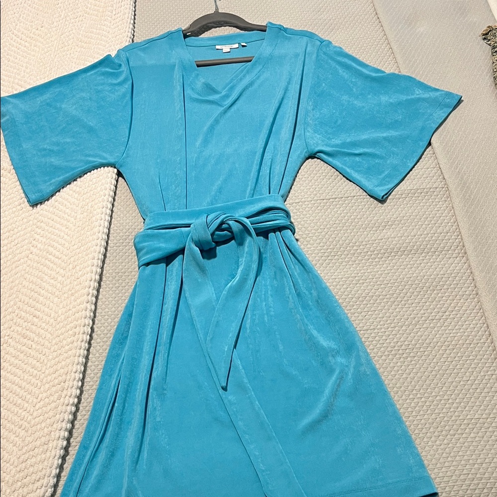 New w/o tags Chico's Teal dress, V neck, angel sleeves. Size 1 (L).